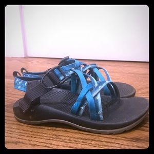 Big Girls chacos size 3